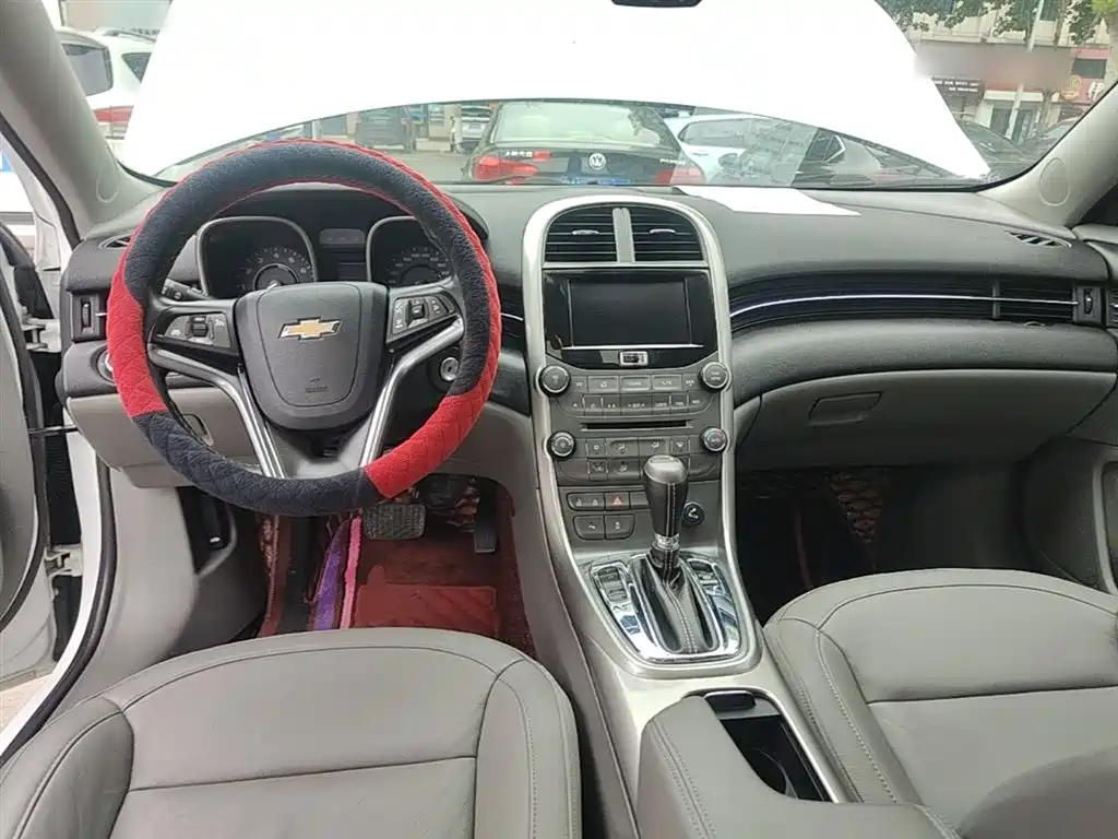 Chevrolet Malibu 2014 2.0L Automatic Luxury фото 10