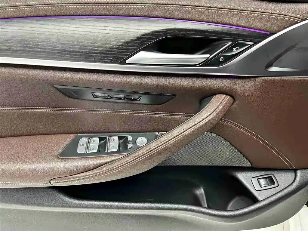 BMW 5 Series 2022 Facelift 530Li xDrive M Sport Package фото 19