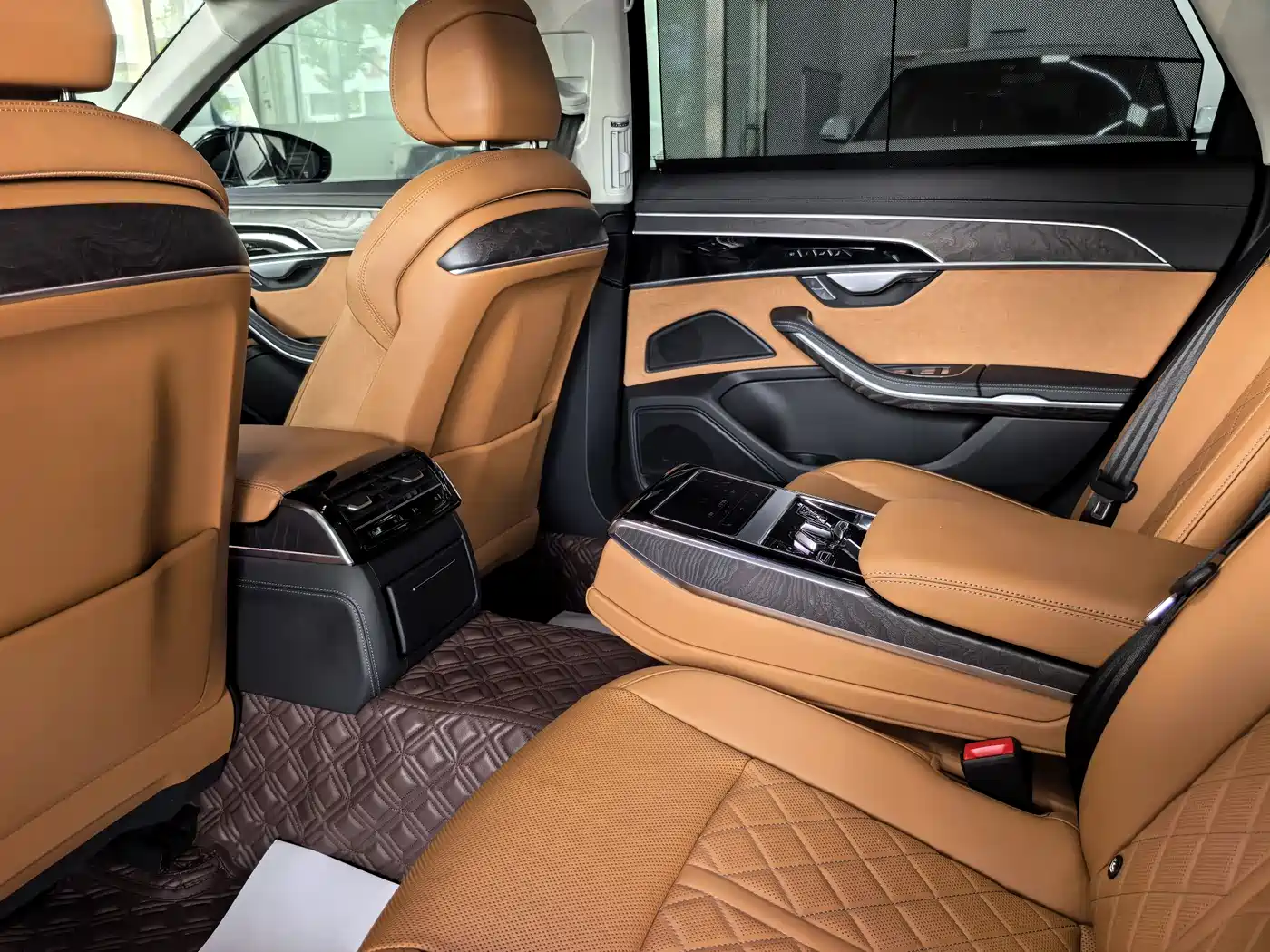 Audi A8 2024 Model A8L 50 TFSI quattro Premium Selection фото 8