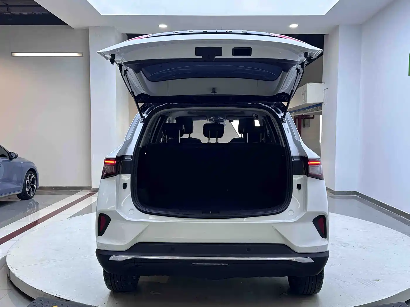 Wuling Motors Wuling Xingchen 2022 2021 1.5T CVT Stellar Edition