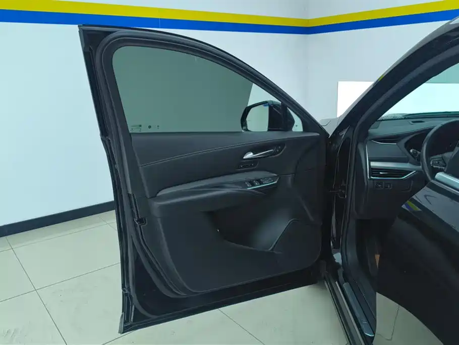 Cadillac XT4 2022 28T FWD Premium фото 7