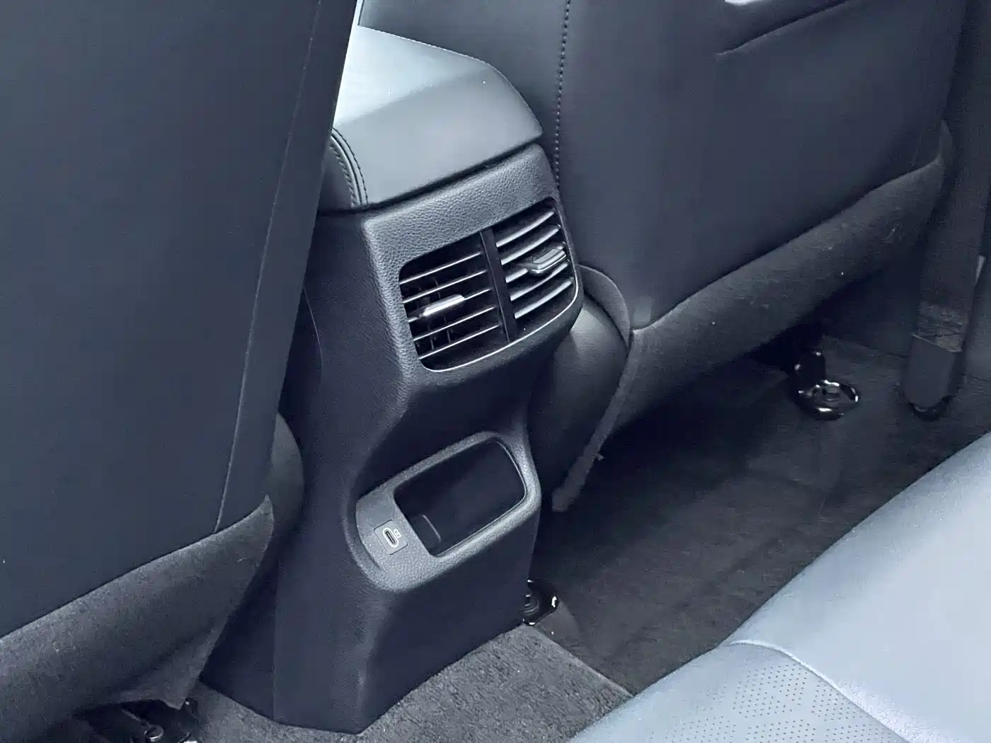 Kia Seltos 2023 1.5L CVT Luxury Edition фото 19