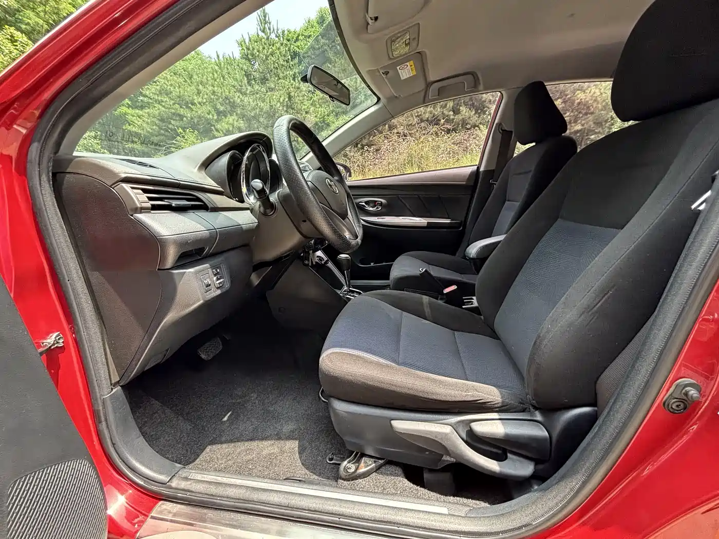 Toyota YARiS L Zhi Xuan 2015 1.5E Auto Charming Edition фото 7