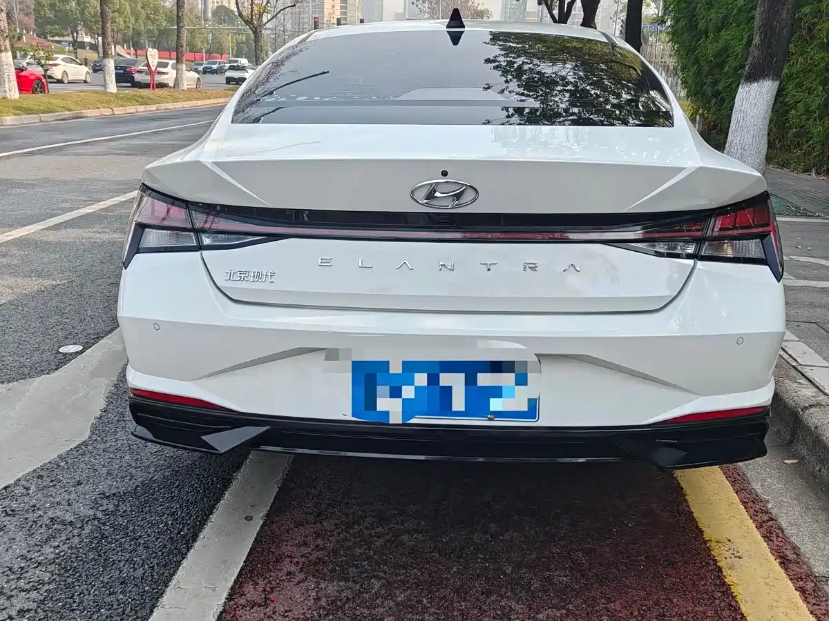Hyundai Elantra 2021 1.5L CVT GLS Leading Edition фото 8