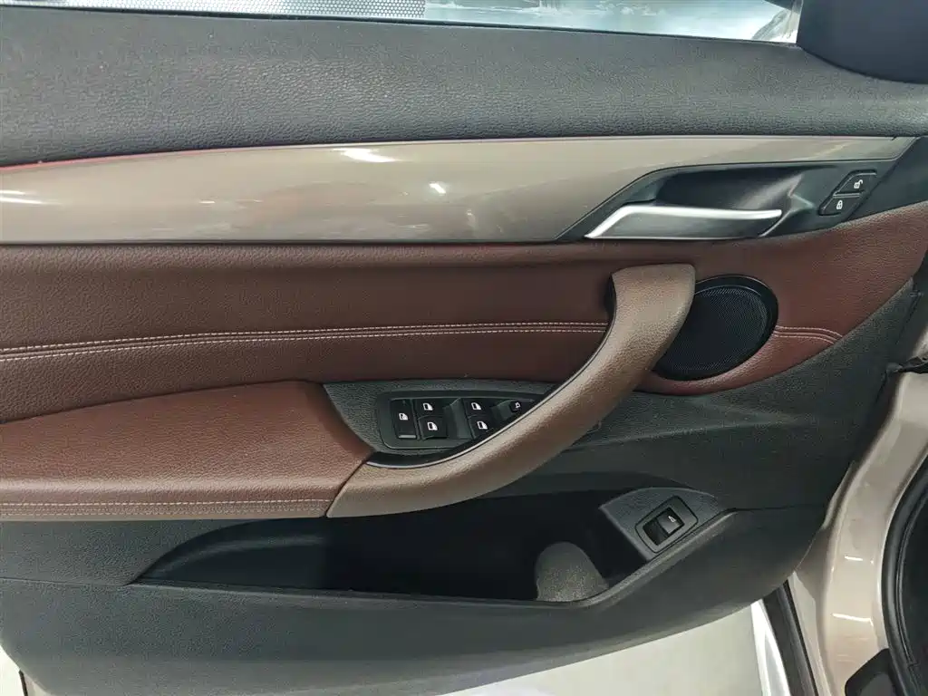 BMW X1 2019 xDrive20Li Luxury Model фото 18