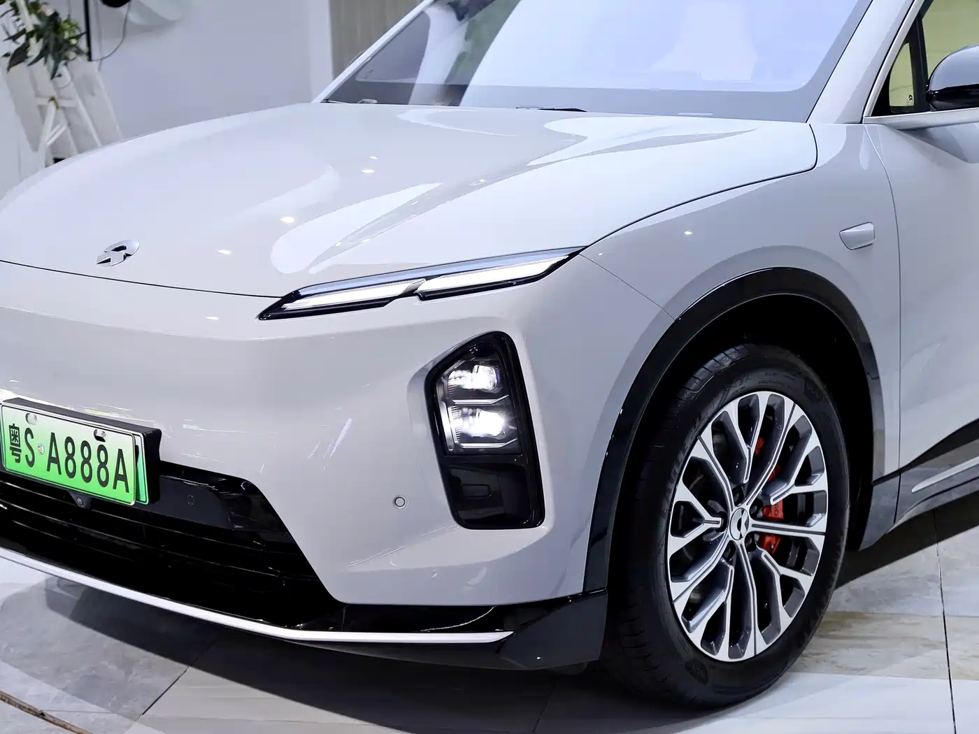NIO NIO EC6