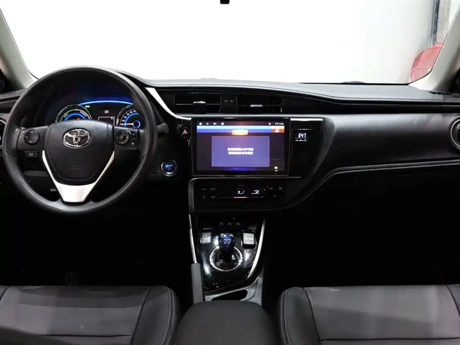 Toyota Corolla 2017 Facelift Hybrid 1.8L E-CVT Leading Edition фото 12