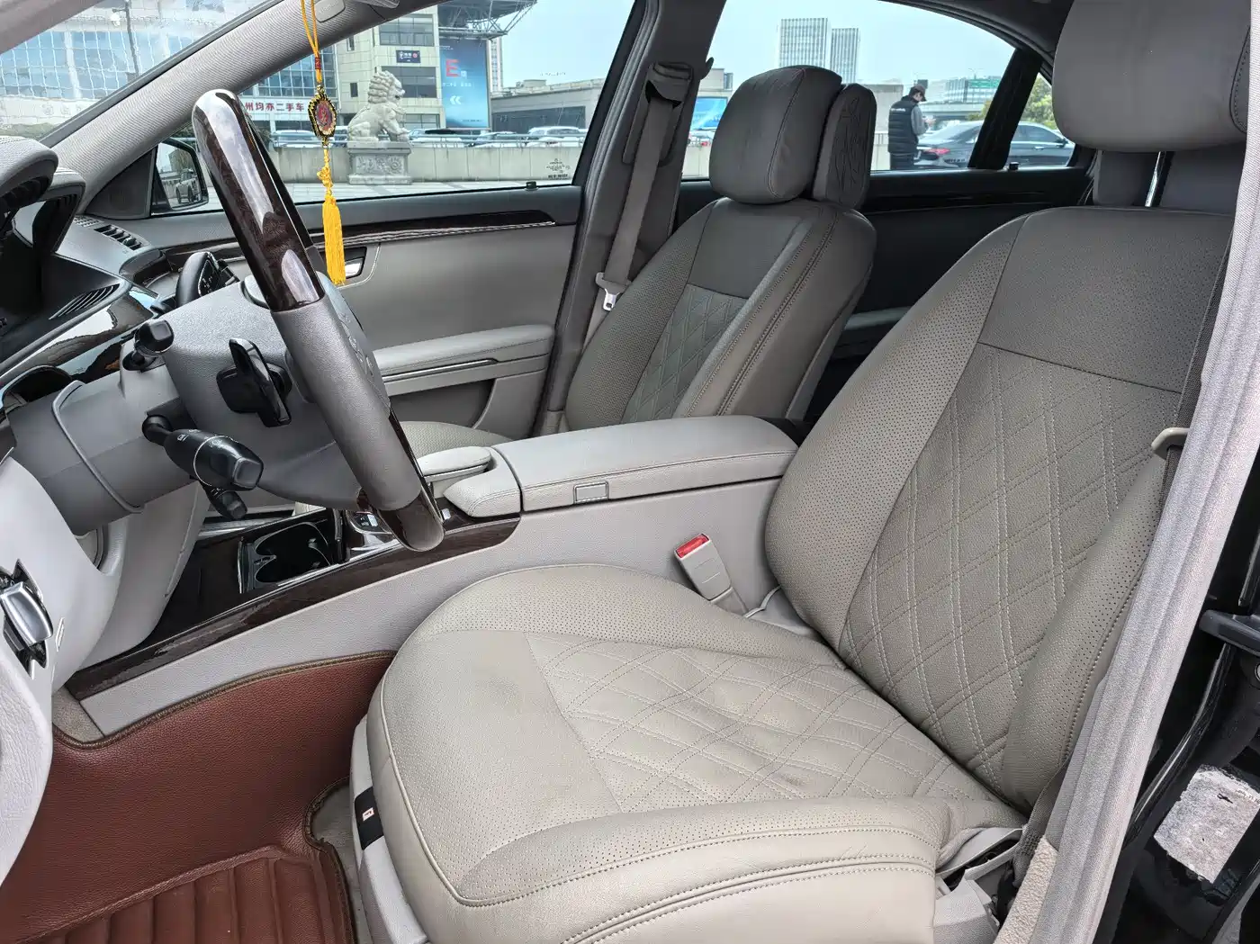 Mercedes-Benz S-Class 2012 S 300 L Luxury Grand Edition фото 13
