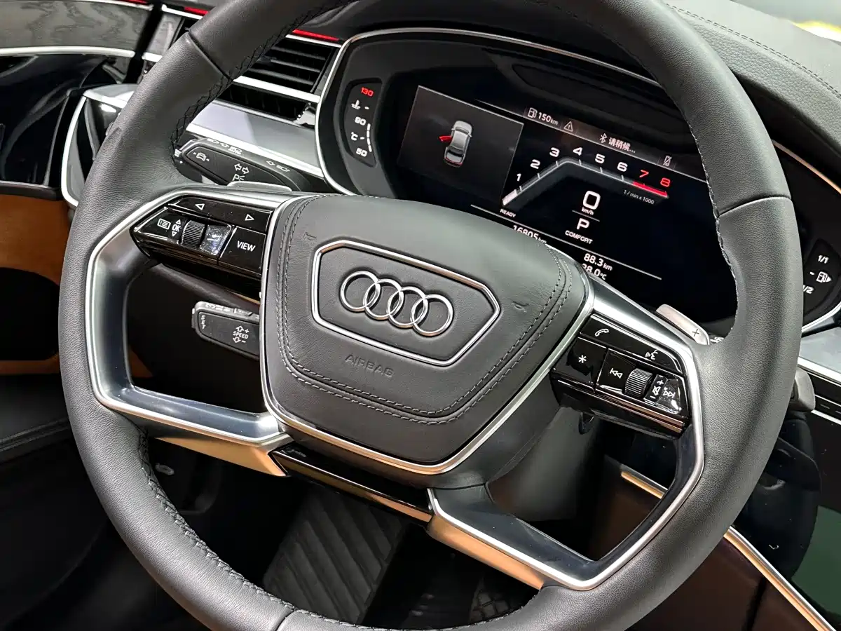 Фото 20 - Audi A8