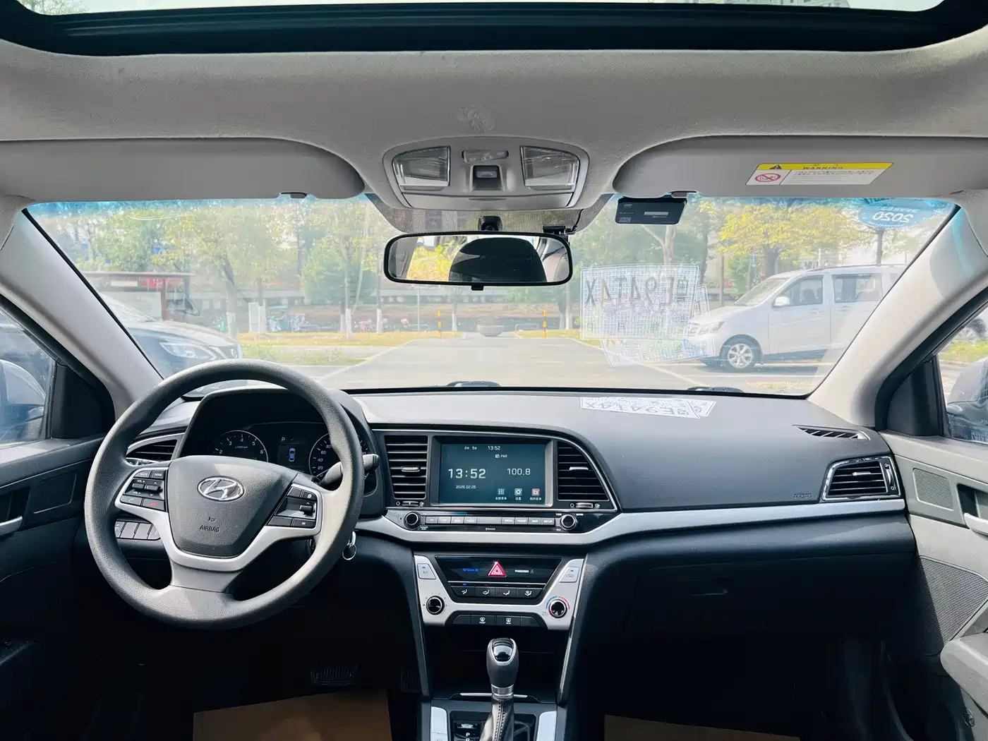 Hyundai Elantra 2016 Model 1.6L Automatic Smart Elite фото 15
