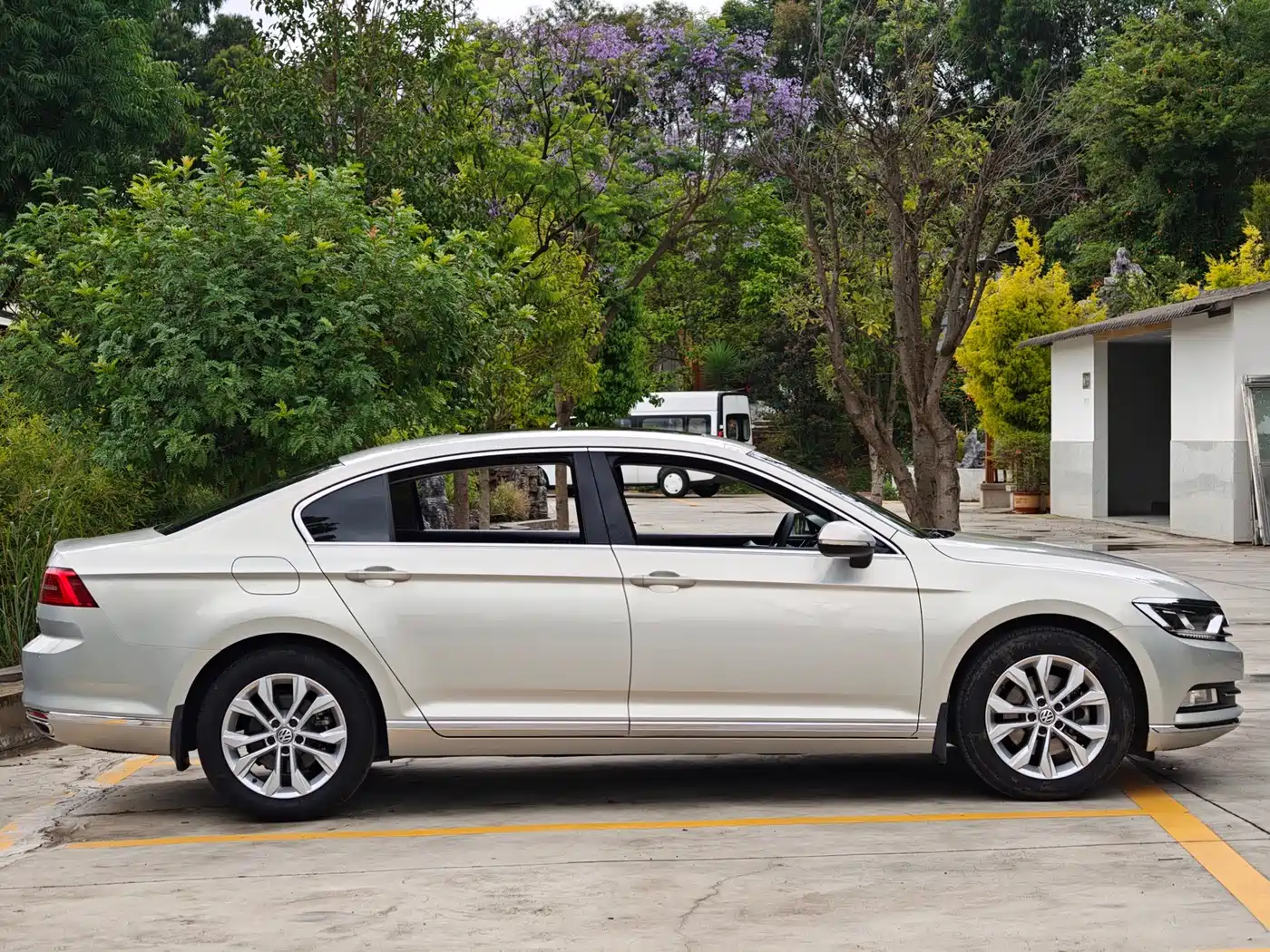 Volkswagen Magotan 2018 Facelift 330TSI DSG Luxury фото 7