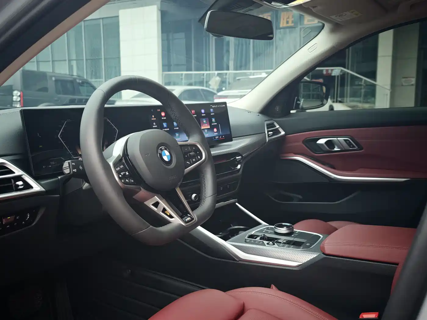 BMW 3 Series 2025 330Li M Sport Night Edition фото 10