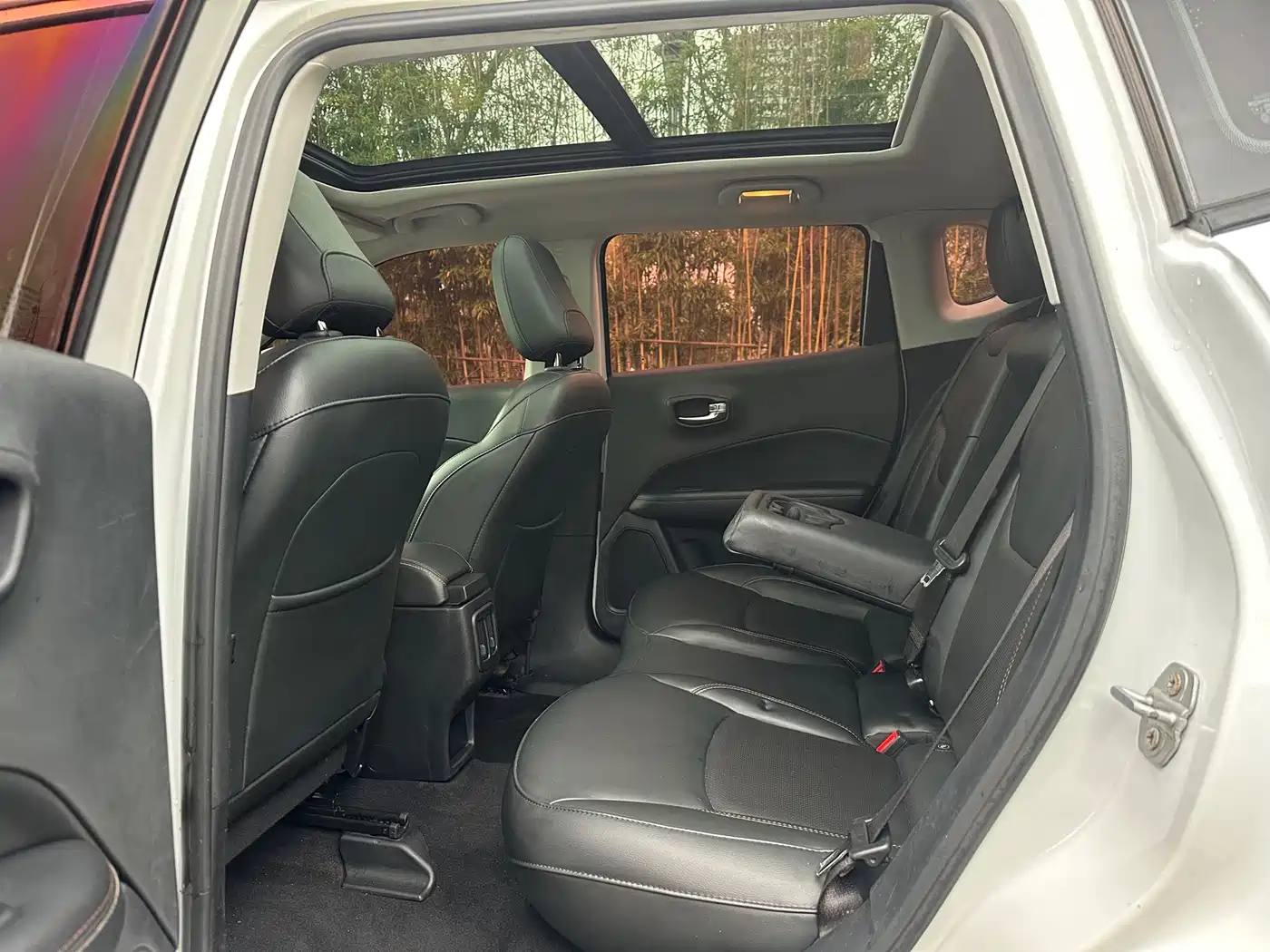 Photo 10 - Jeep Compass