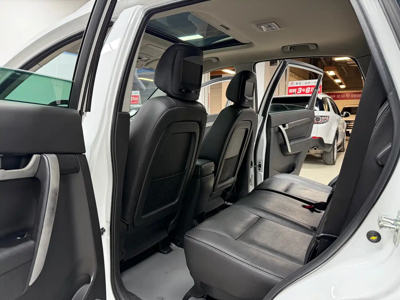 Chevrolet Captiva 2012 2.4L 4WD Flagship Edition 7-Seater фото 8