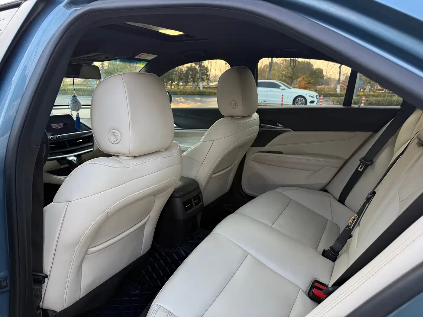 Cadillac CT4 2023 25T Luxury Model фото 9