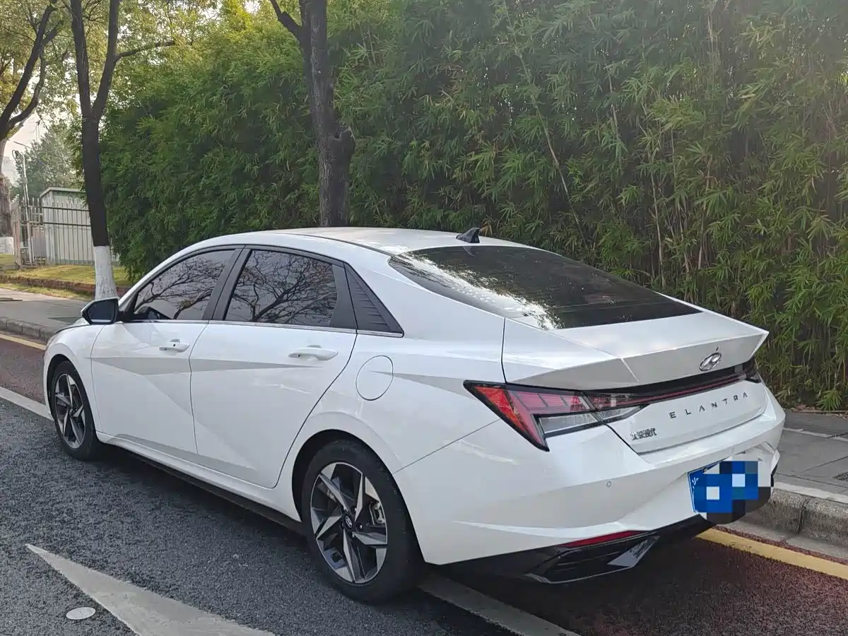 Hyundai Elantra 2021 1.5L CVT GLS Leading Edition фото 9