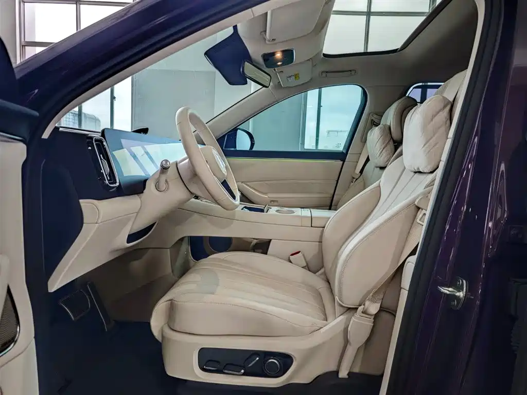 AITO Wenjie AITO M8 2025 Range Extender Max+ Edition 53.4kWh 5-seater фото 19