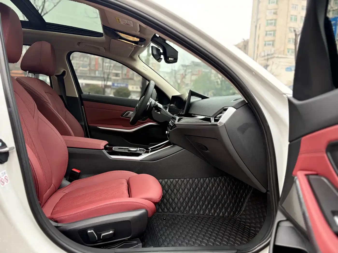 BMW 3 Series 2023 320Li M Sport Package фото 9