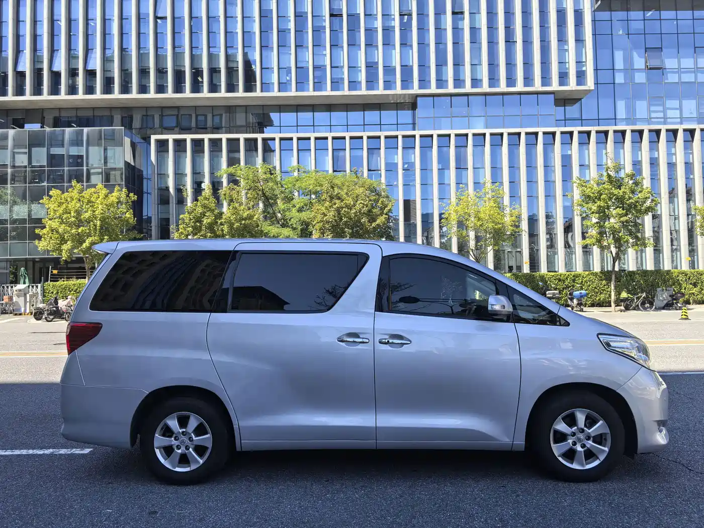 Toyota Alphard 2010 2011 3.5L Luxury Edition