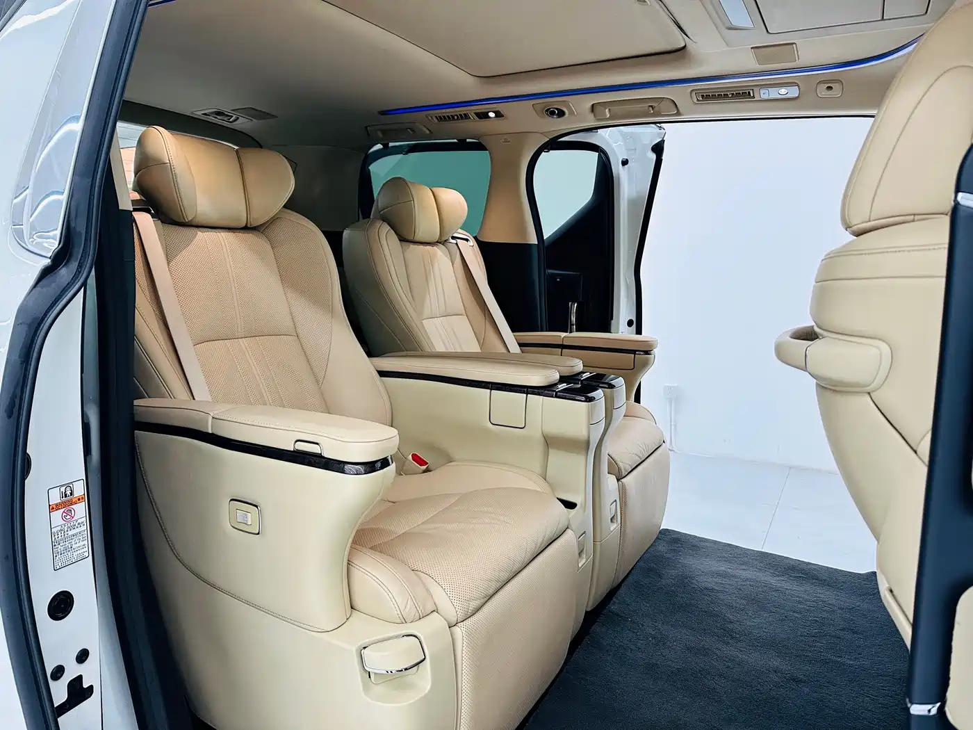 Toyota Alphard 2018 Facelift 3.5L Premium Edition фото 11