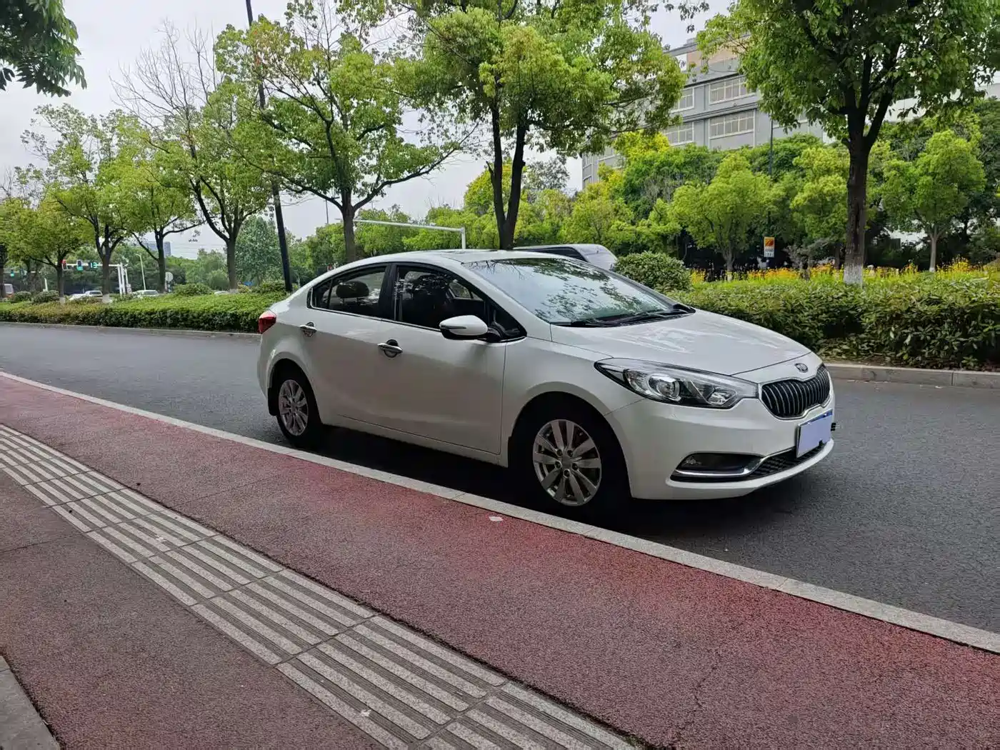 Kia K3 2013 1.6L Automatic GLS фото 3