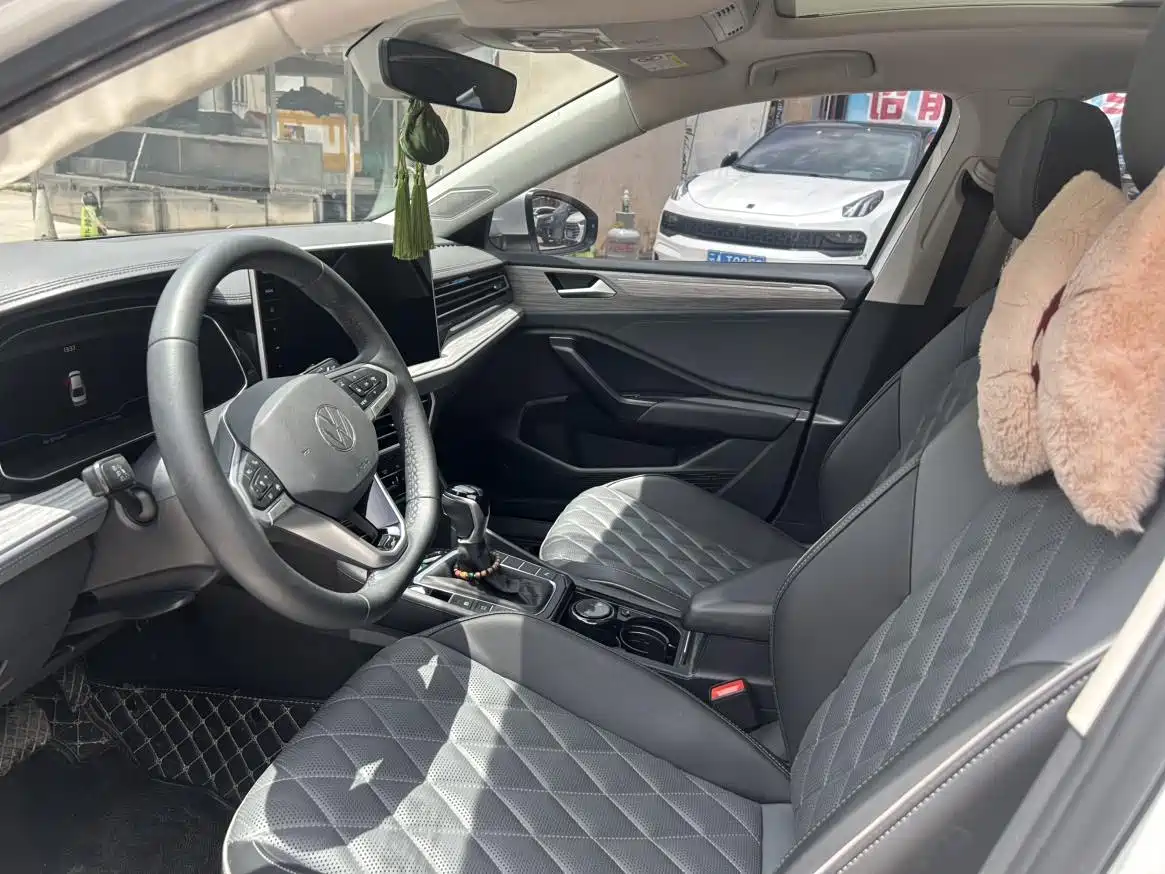 Volkswagen Sagitar 2023 280TSI DSG Surpass Plus Edition фото 4