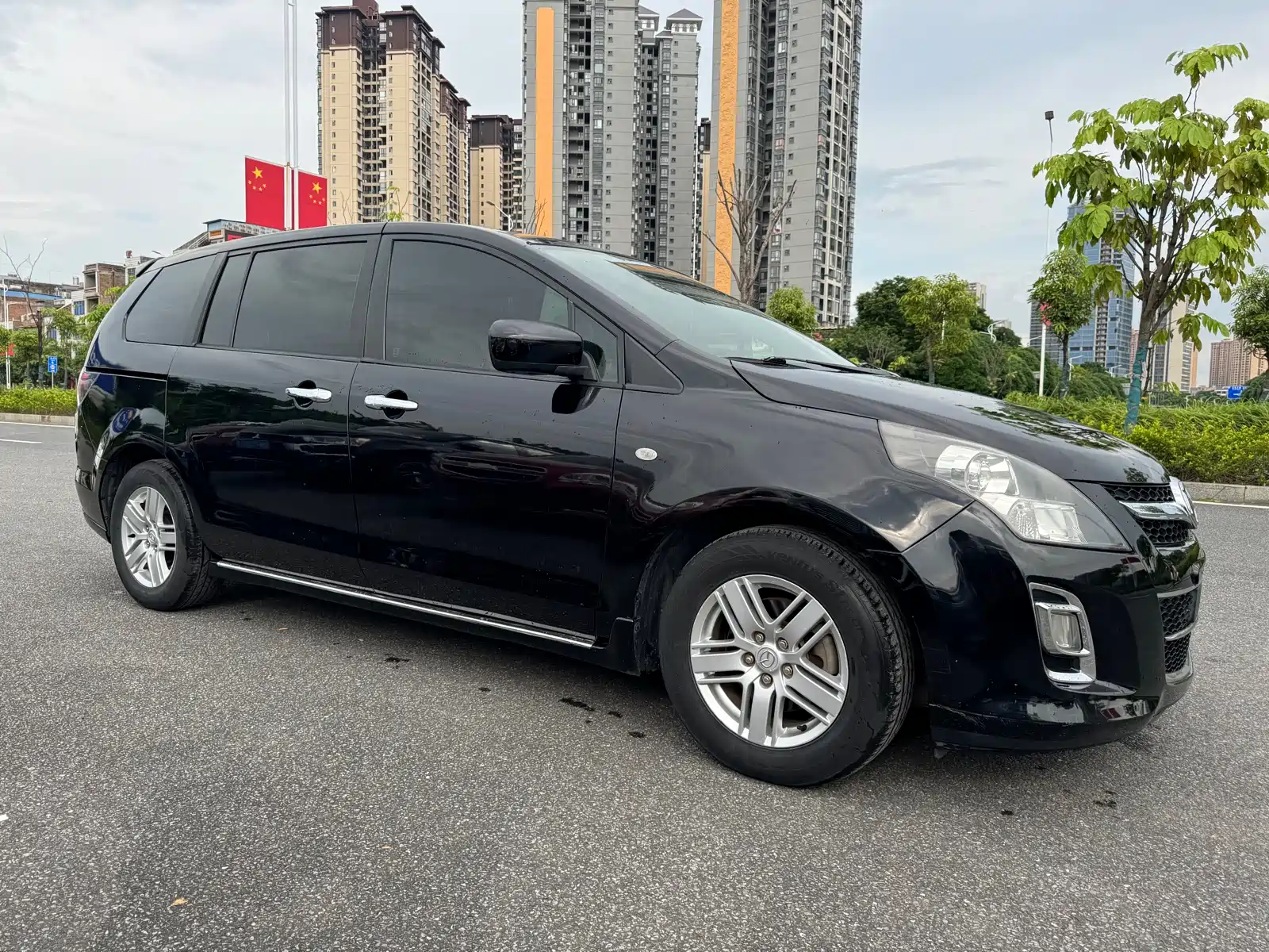 Фото 3 - Mazda 8