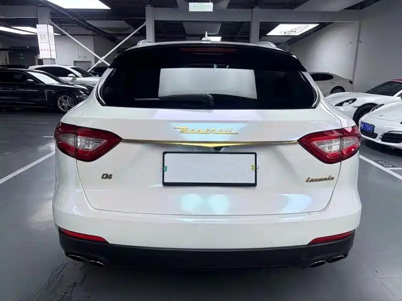 Maserati Levante 2018 3.0T Classic Edition фото 14