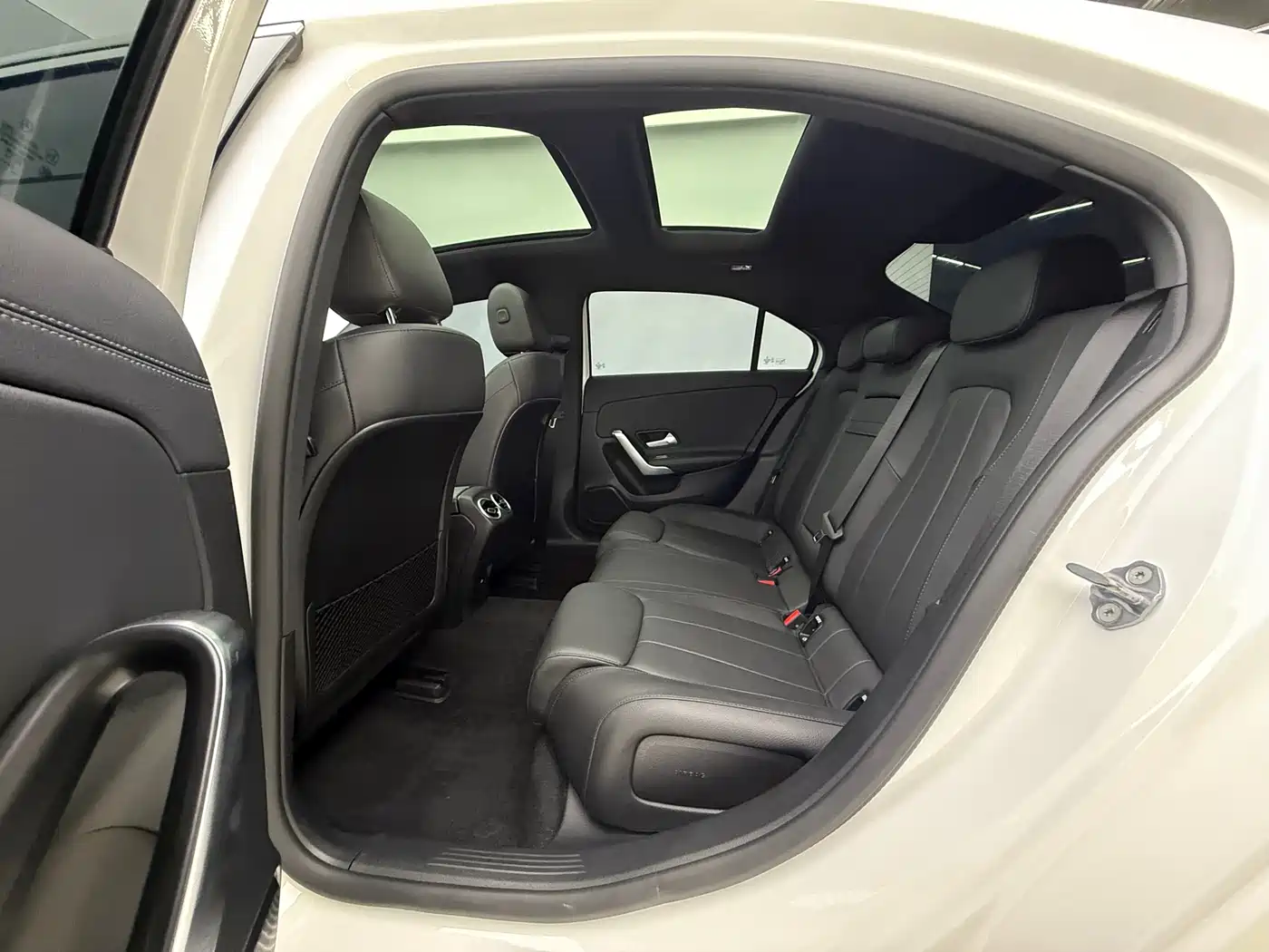 Mercedes-Benz A-Class 2023 A 180 L фото 8