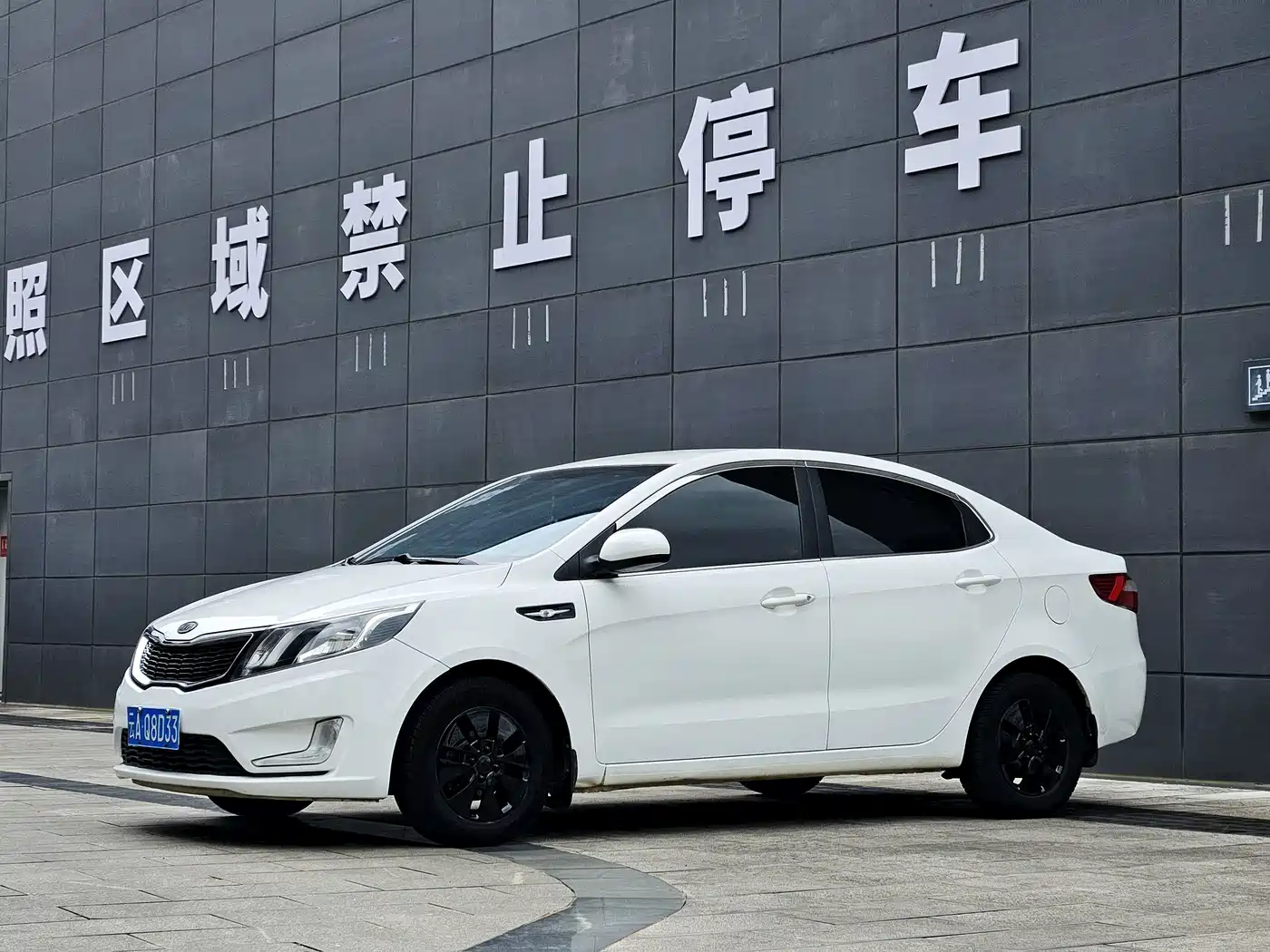 Kia K2 2012 2011 Sedan 1.4L AT GLS