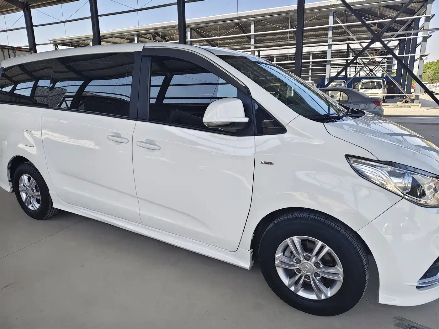 SAIC Maxus Maxus G10 2018 PLUS 2.0T Automatic Executive Edition фото 5