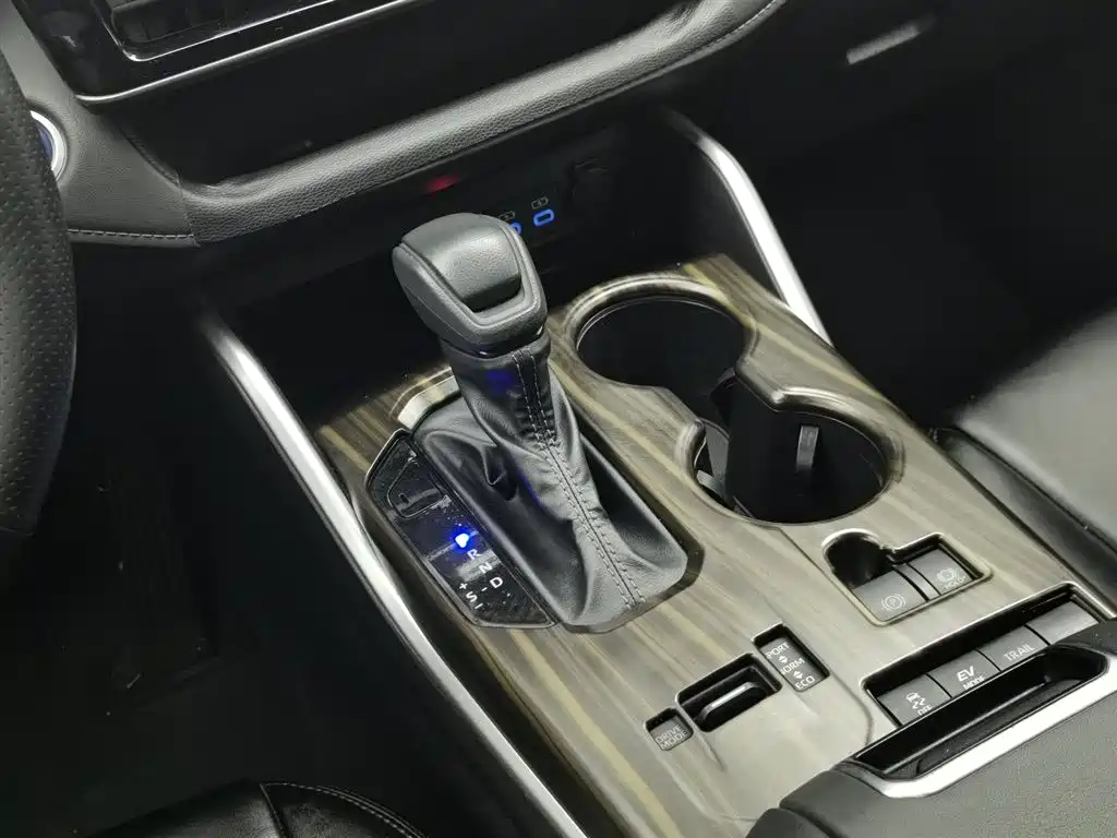 Toyota Crown Kluger 2021 2.5L HEV 4WD Elite фото 13