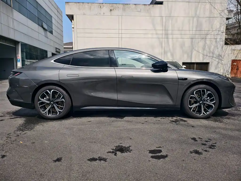 GEELY GALAXY GALAXY E8