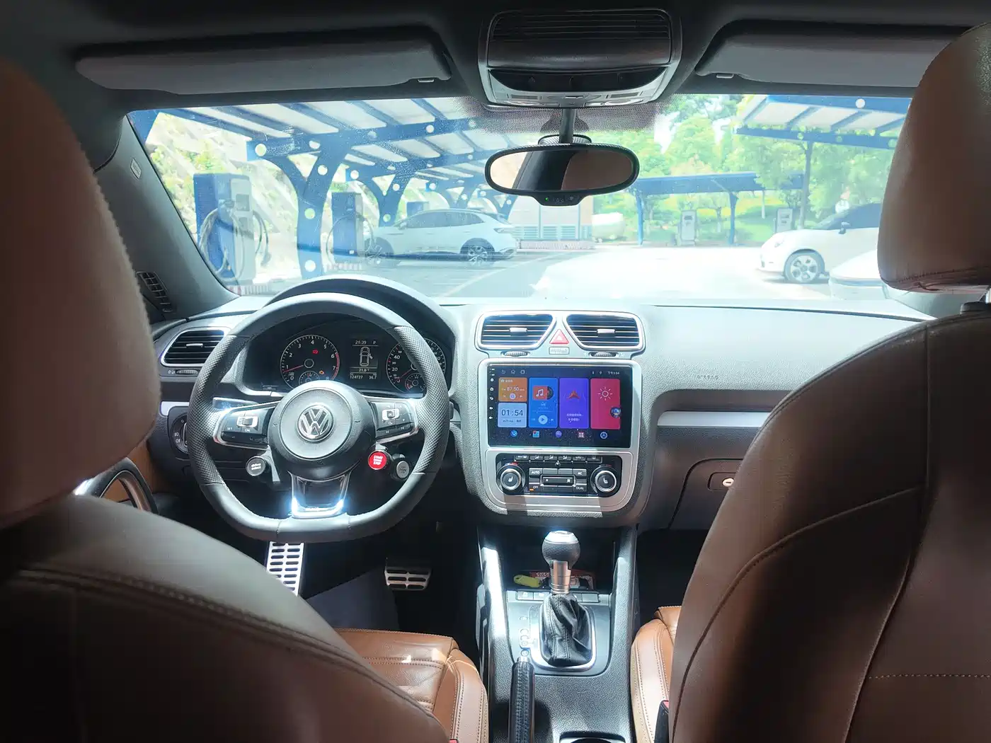 Volkswagen Scirocco 2011 2.0TSI Luxury фото 23