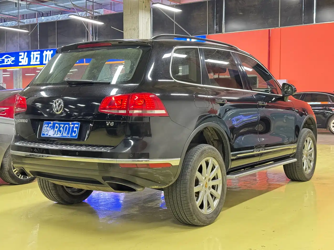 VOLKSWAGEN TOUAREG