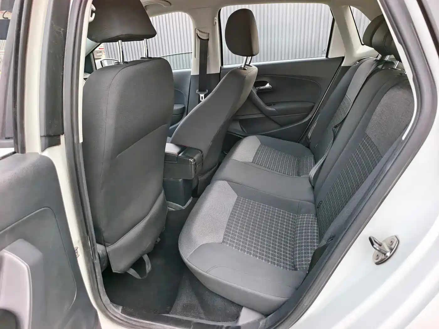 Volkswagen Polo 2016 1.6L Automatic Comfort фото 7