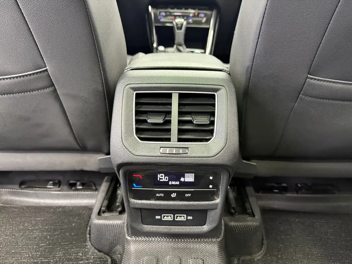 Volkswagen Tayron 2022 280TSI 2WD Luxury Smart Connect Edition фото 15
