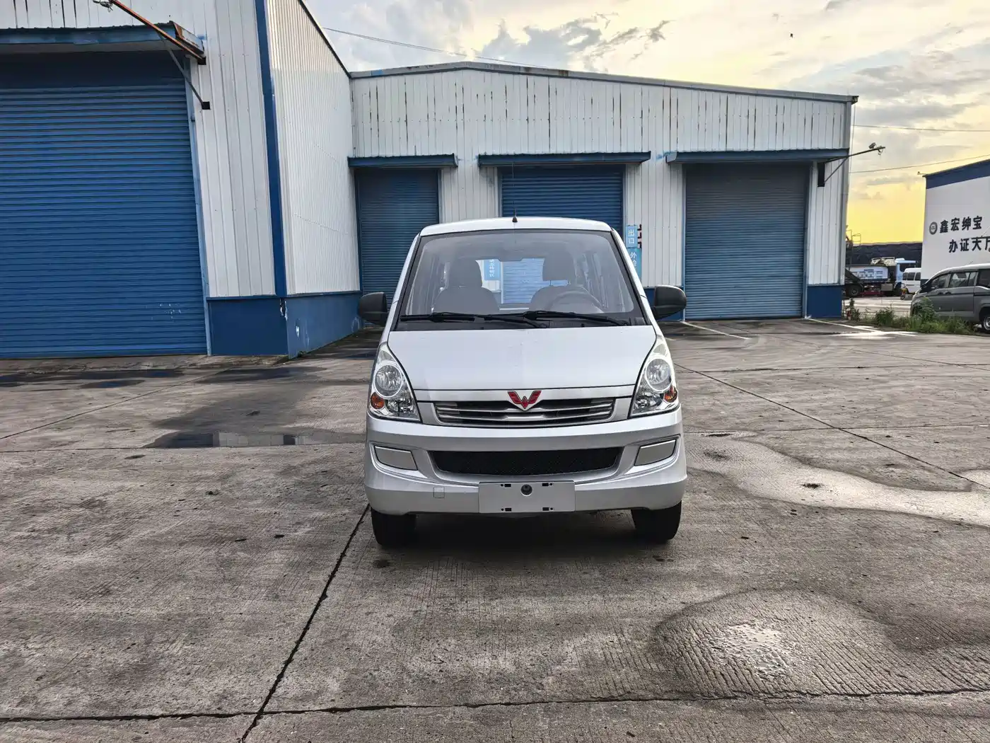Wuling Motors Wuling Rongguang 2020 2020 1.2L S Basic Model China VI