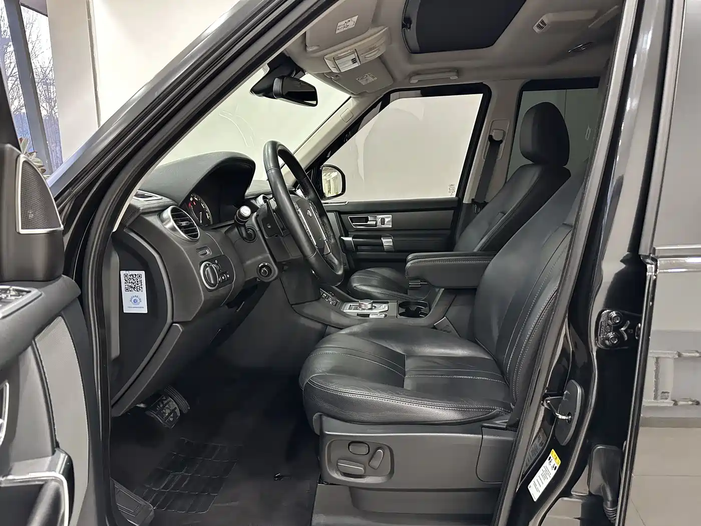 Land Rover Discovery 2015 3.0 SDV6 HSE Diesel фото 10