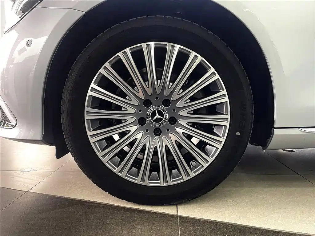 Mercedes-Benz E-Class 2023 E 300 L Fashion фото 7