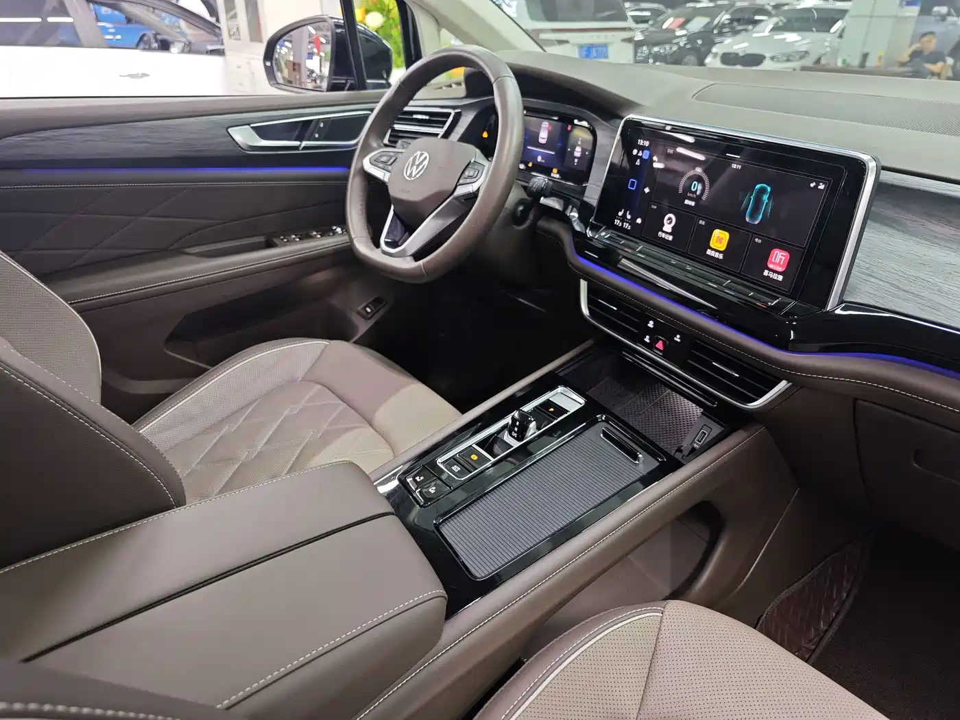 Volkswagen Viloran 2023 Facelift 380TSI Premium Edition фото 10