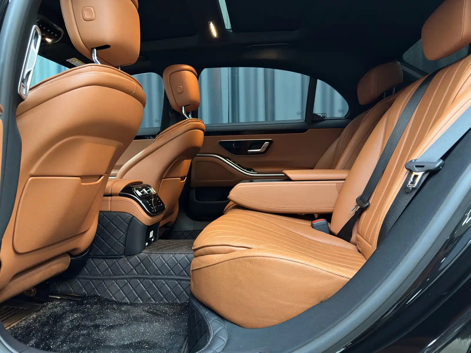 صورة 6 - Mercedes-Benz S-Class