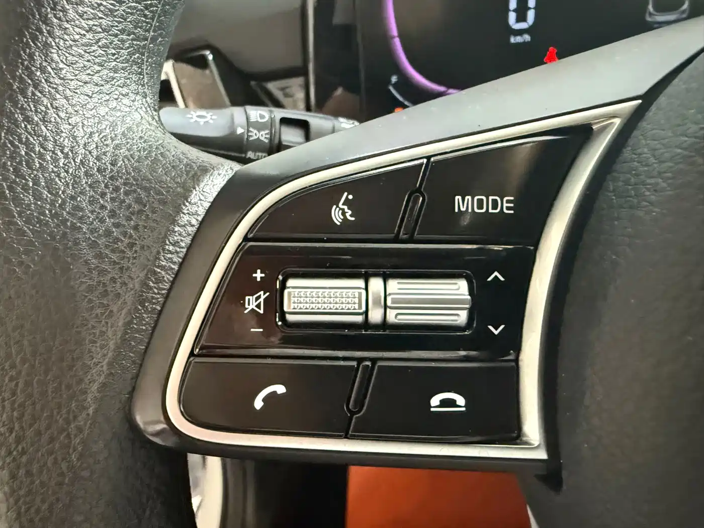 Kia Seltos 2023 1.5L CVT Luxury Edition фото 13