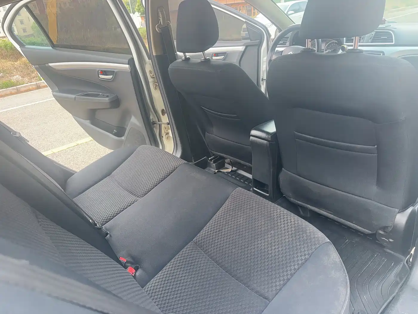 Suzuki Alivio 2016 2015 1.6L Automatic Comfort