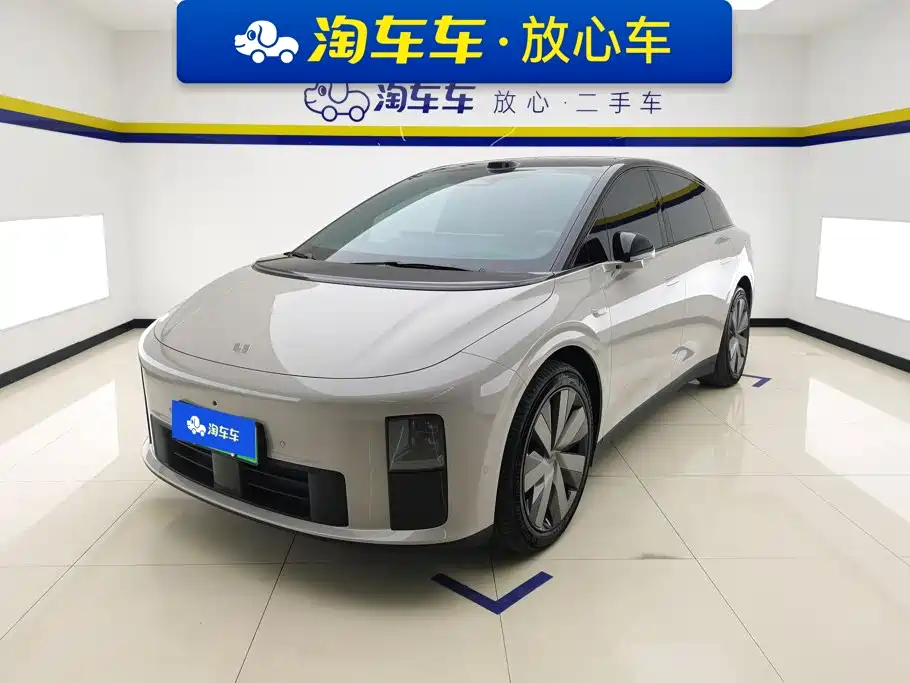 Li Auto i6 2026 2025 4WD Base Model