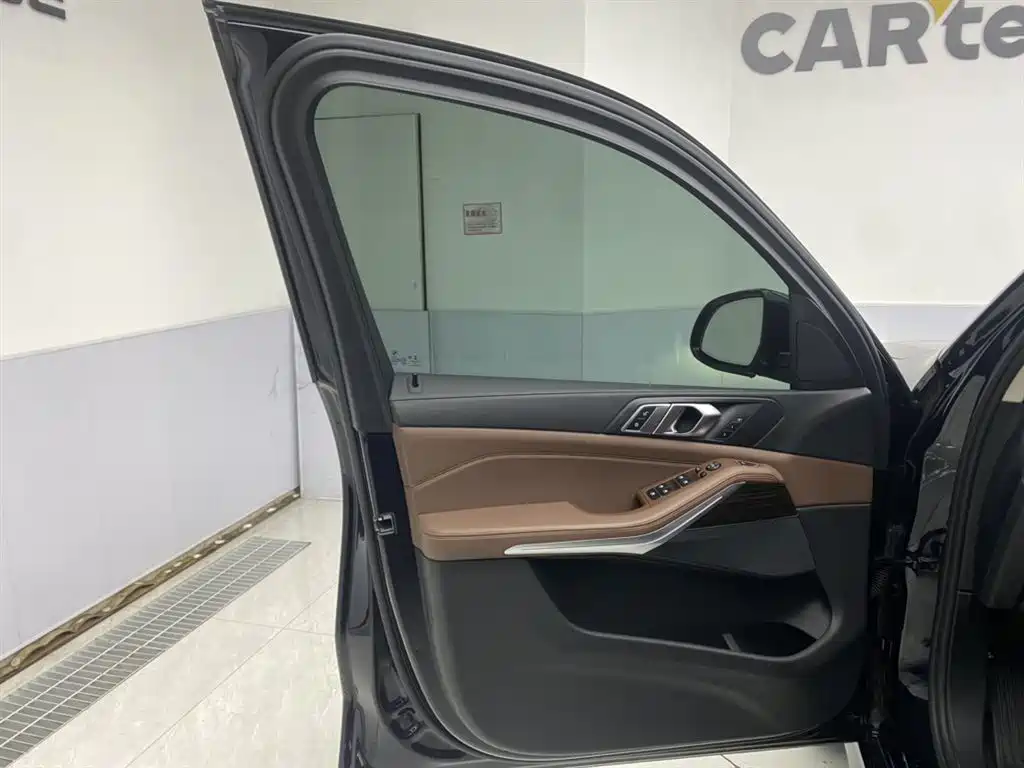 BMW X5 (Import) 2019 xDrive40i M Sport Package фото 24
