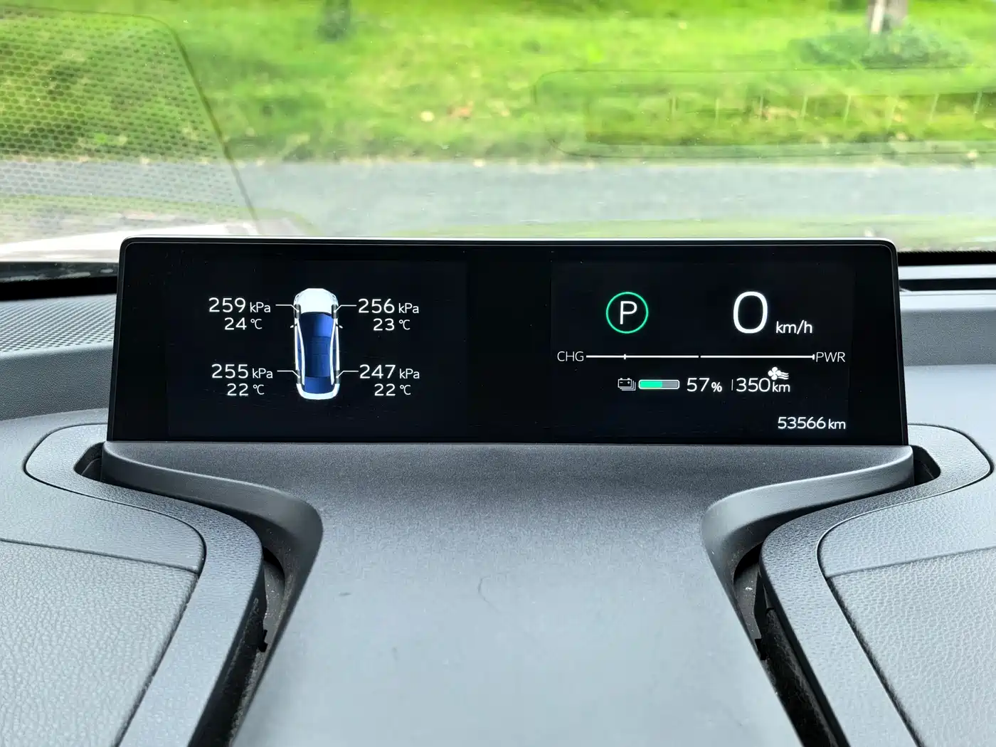 Toyota bZ3 2023 616km Long Range Premium фото 12