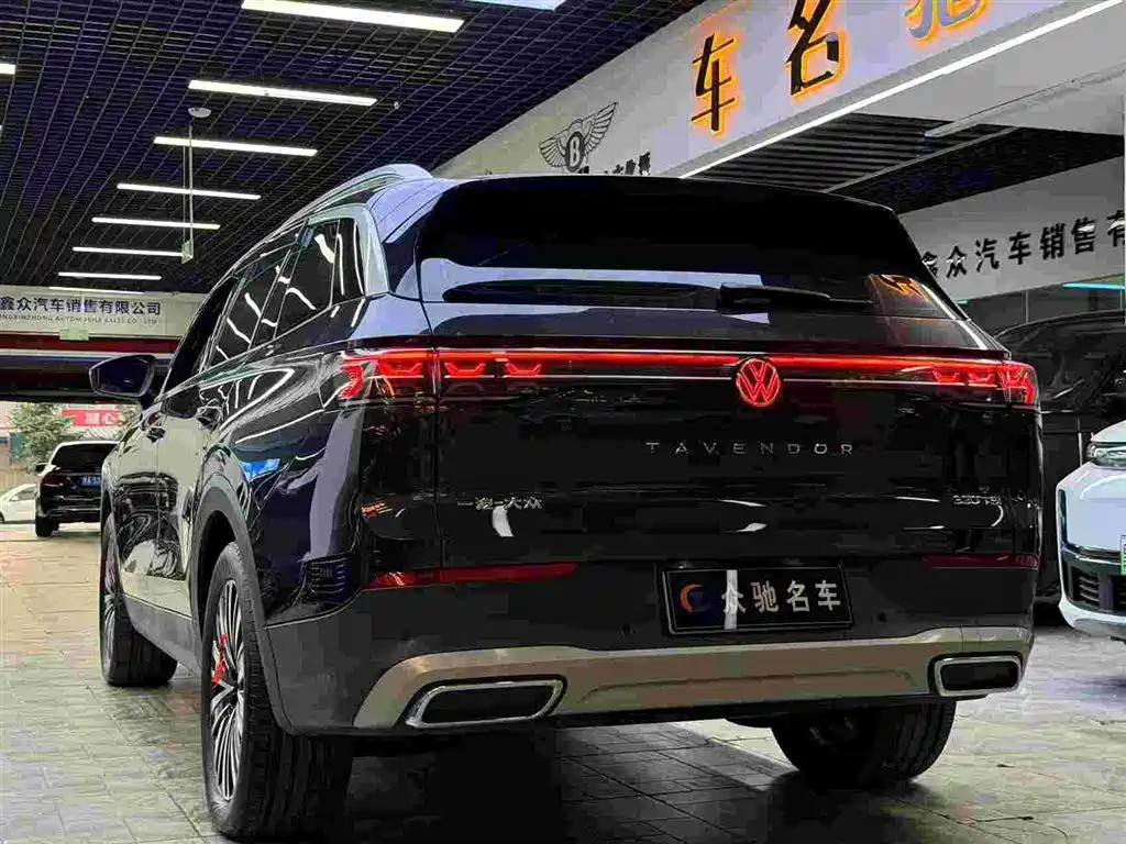 Volkswagen Talagon 2023 330TSI Luxury Touring Edition фото 8