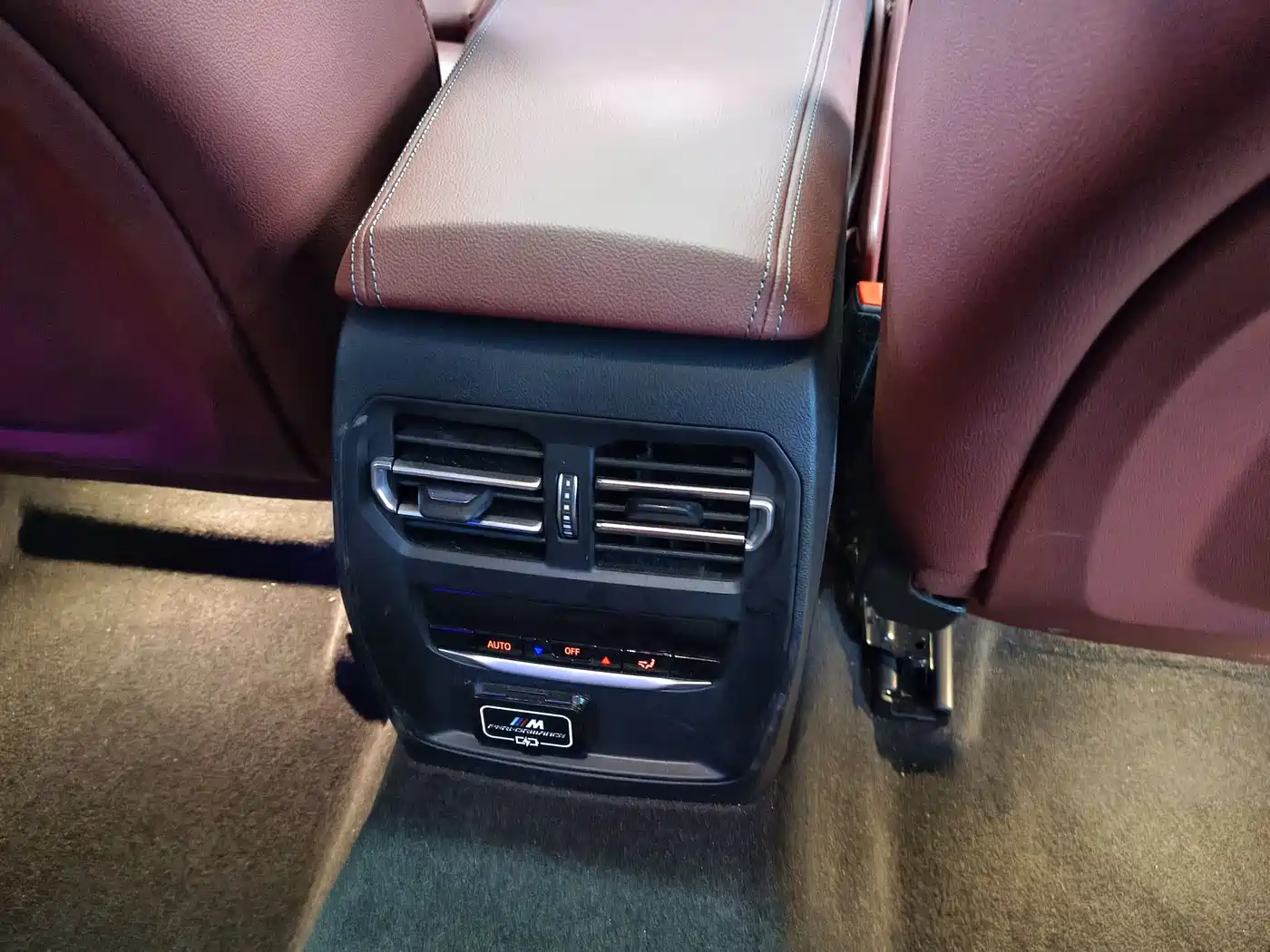 BMW 3 Series 2023 325i M Sport Black Night Package фото 7
