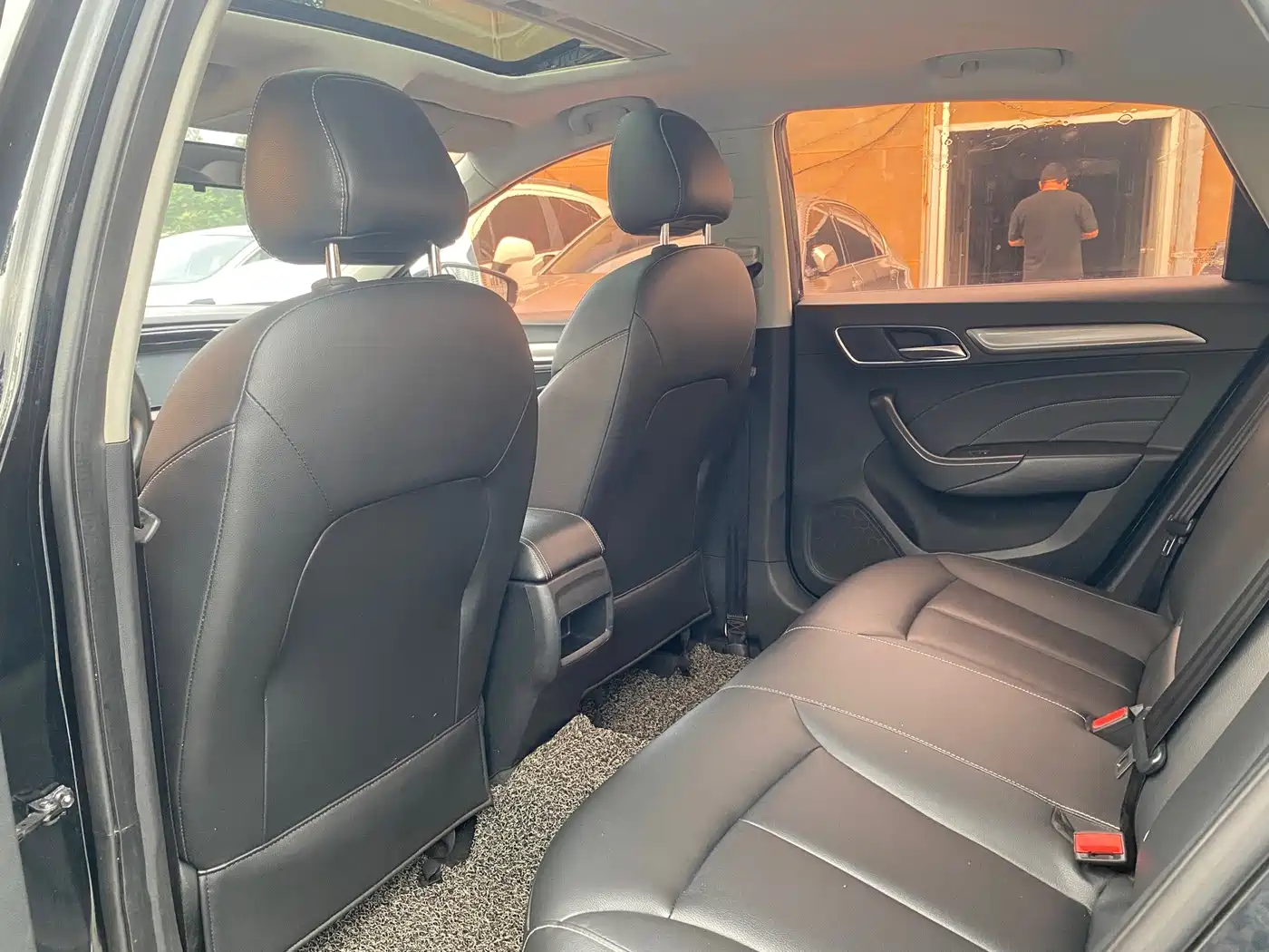 Photo 10 - Roewe i6